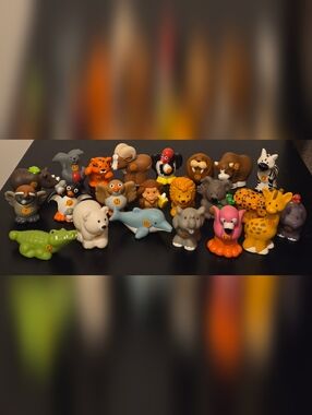 Little People A-Z Alphabet Learning Zoo 22 Animals